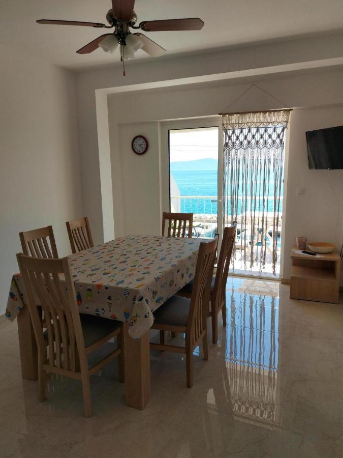 Apartments By The Sea Podgora, Makarska - 11469 Exterior foto